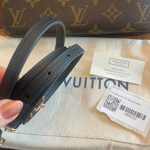 Louis Vuitton double zip pochette - Picture 6 of 7